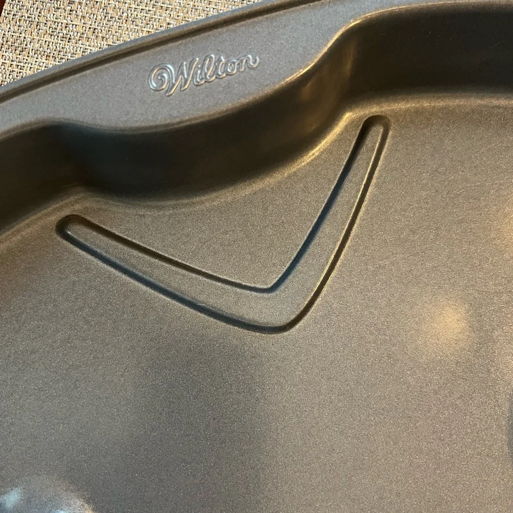 Wilton Gray Cake Pan‎ Hockey Jersey/sports top